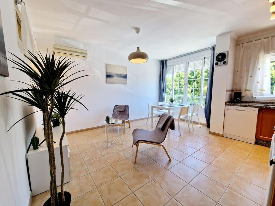 Butibamba Beach Apartment Ла-Кала-де-Михас Экстерьер фото