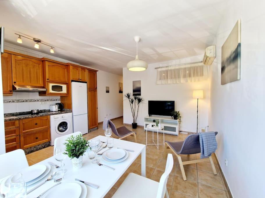 Butibamba Beach Apartment Ла-Кала-де-Михас Экстерьер фото